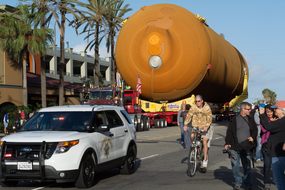 Los Angeles, CA USA 21 May 2016 Space Shuttle Tank ET-94 is moved though city steets to the California Science Center ©  Chester Brown/Alamy Live News